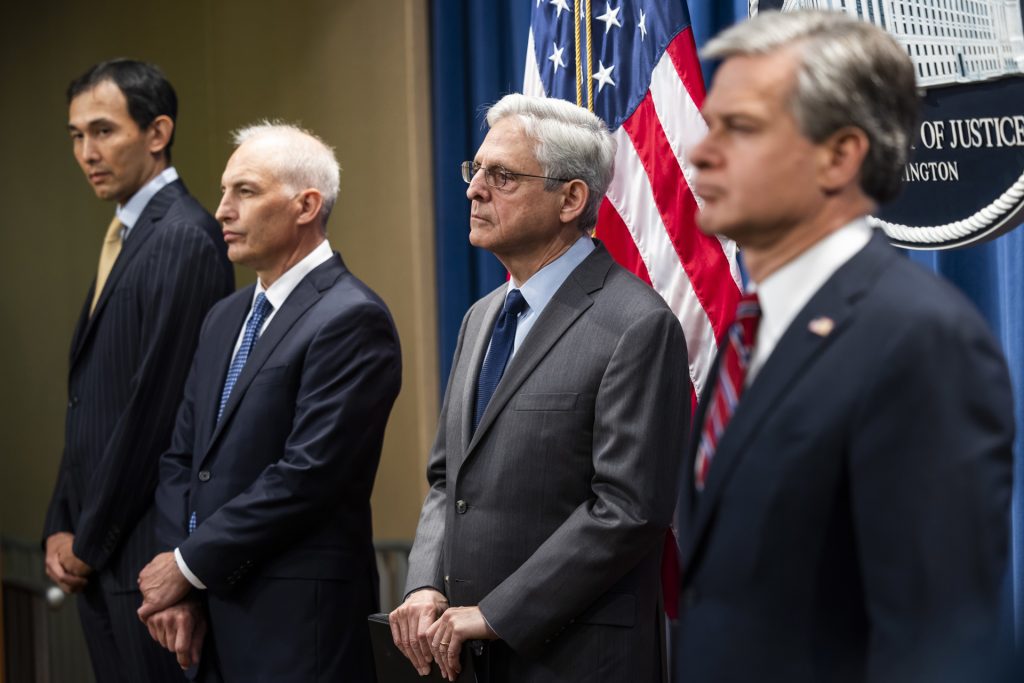 Estados Unidos acusa a 13 personas de espiar y cometer abusos para China - estados-unidos-acusa-a-13-personas-de-espiar-y-cometer-abusos-para-china-1024x683