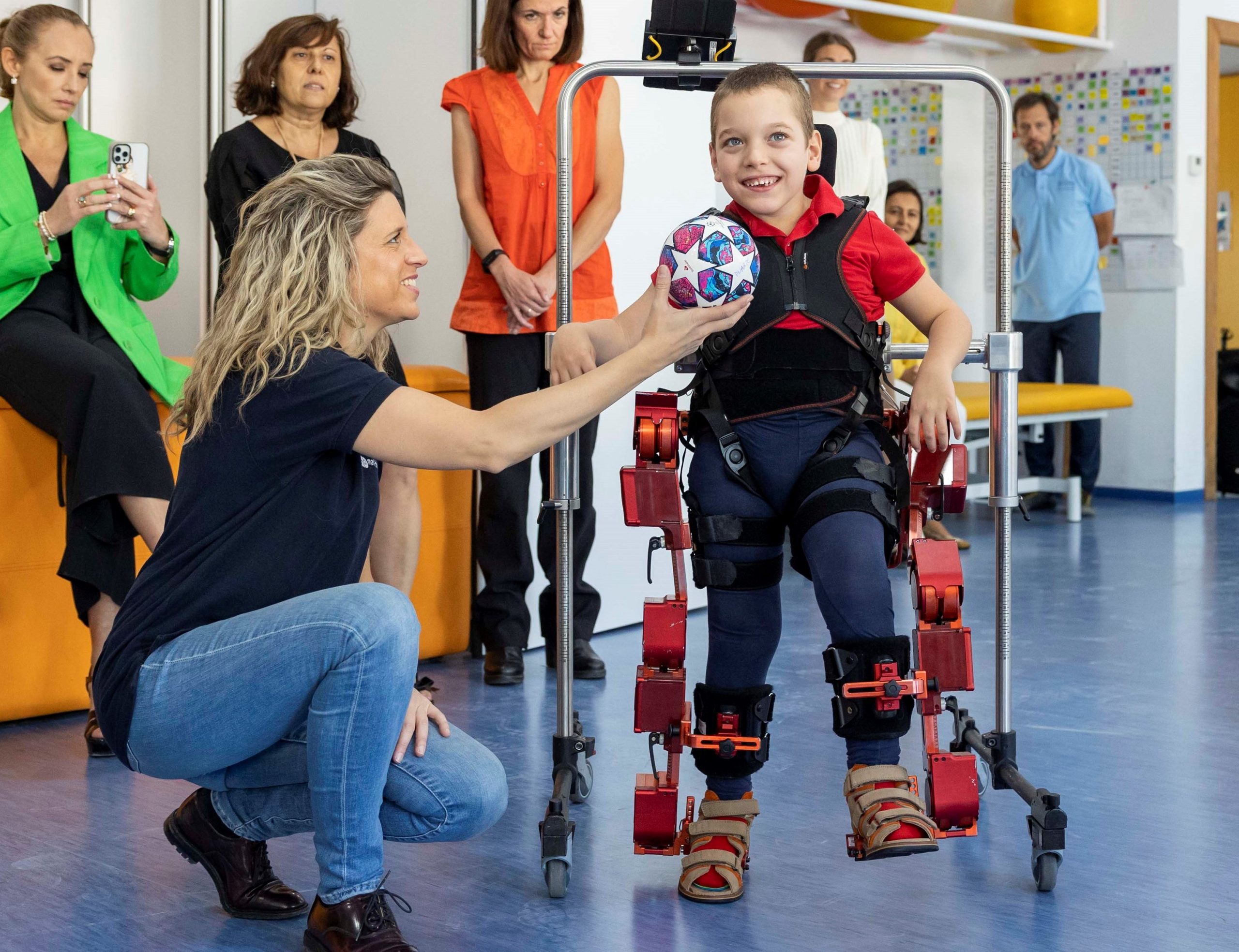 Llega a México primer exoesqueleto para ayudar a niños con parálisis cerebral Llega a México primer exoesqueleto para ayudar a niños con parálisis cerebral