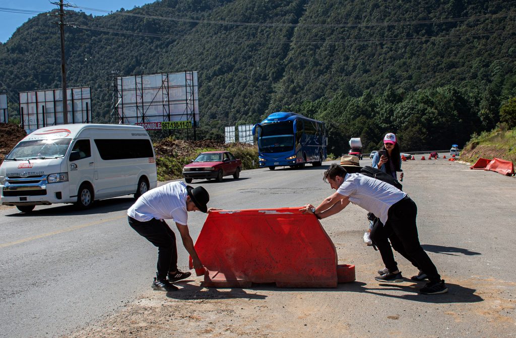 Familiares y amigos de periodista asesinado en Chiapas bloquean la San Cristóbal-Tuxtla - familiares-y-amigos-de-periodista-asesinado-en-chiapas-bloquean-la-san-cristobal-tuxtla-1024x671