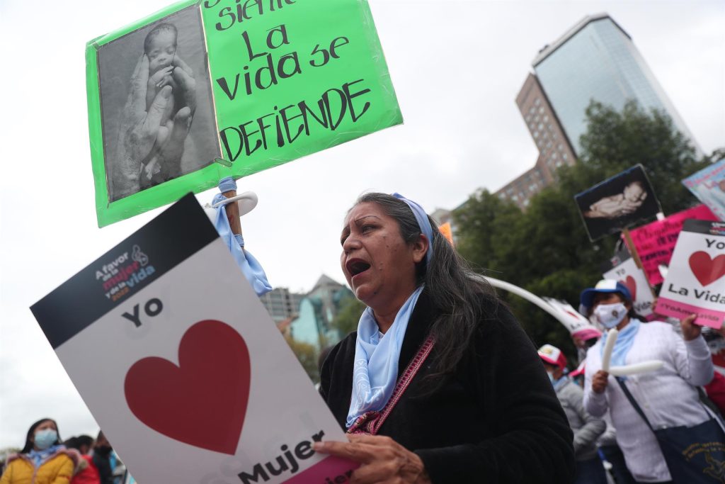 Marchan en Ciudad de México en favor de la mujer, la vida y la paz - feb7e6b764f6509c50482cacb3a6bb37e22d6b3dw-1024x683