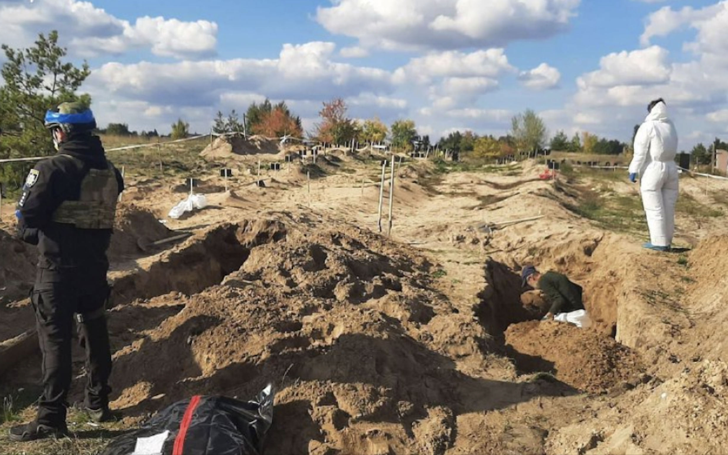 Localizan 180 cadáveres en una fosa común en Limán tras ser liberada de rusos
