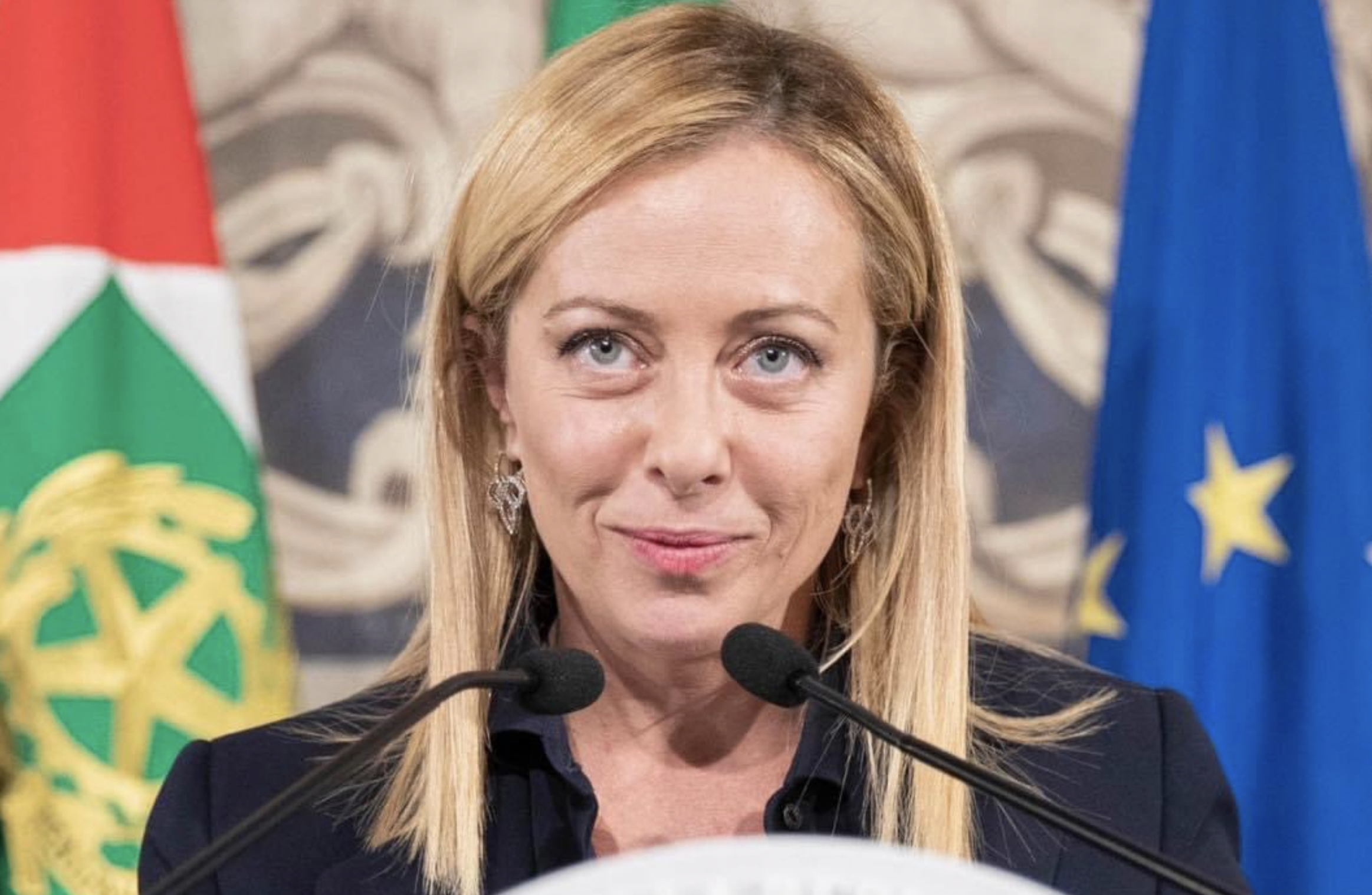 Biden felicita a Meloni y pide “continuar apoyo a Ucrania”