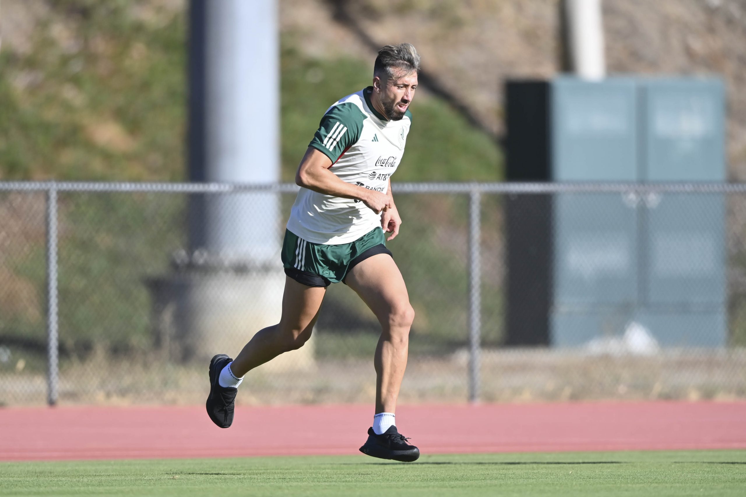 Herrera lidera a primeros jugadores en concentrarse con México previo a Qatar