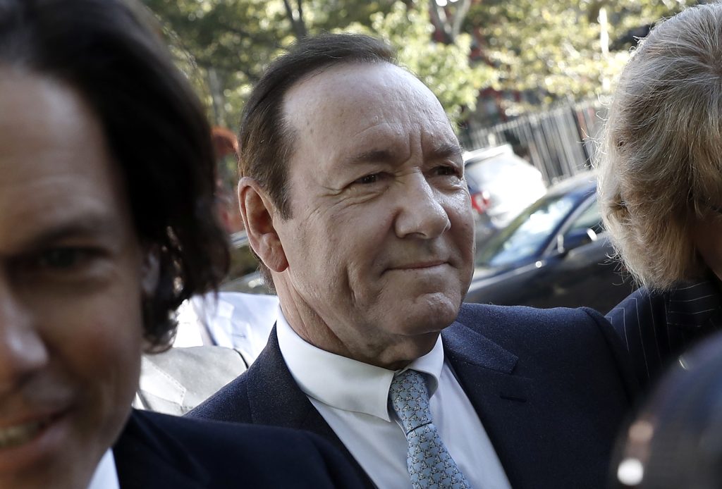 Jurado declara a Kevin Spacey no responsable de lesiones contra menor en 1986 - jurado-declara-a-kevin-spacey-no-responsable-de-lesiones-contra-menor-en-1986-1024x694