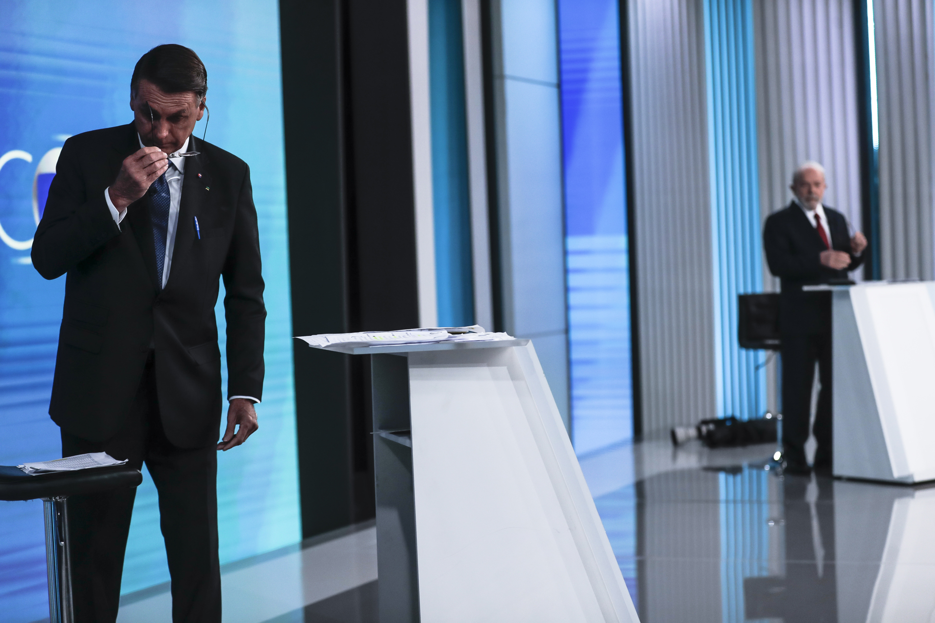 Lula y Bolsonaro escarban en el pasado para atacarse en el último debate Lula y Bolsonaro escarban en el pasado para atacarse en el último debate