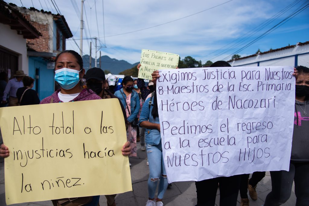 Profesores protestan para exigir más derechos en Chiapas - maestros-chiapas2-1024x684