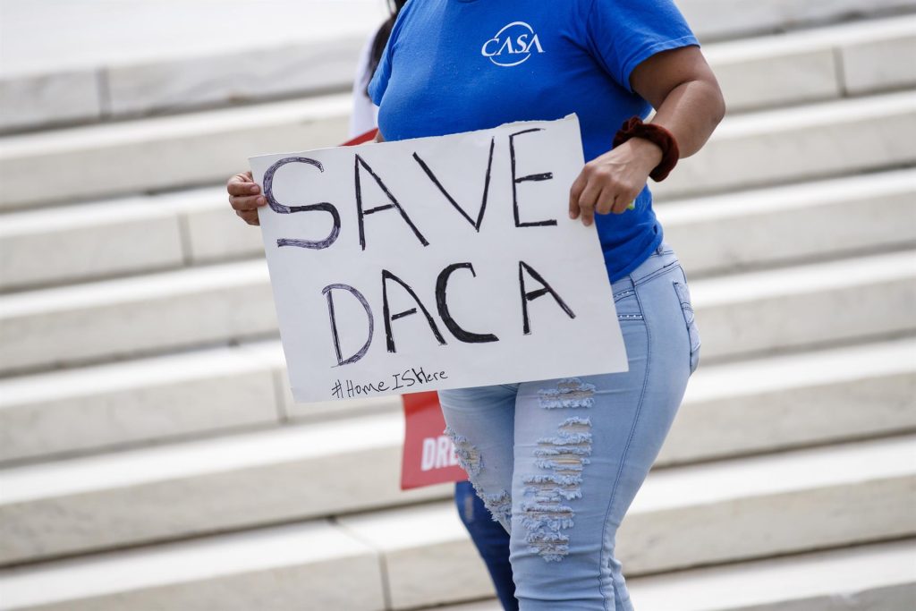 Jueza ordena el regreso a EE.UU. de una mexicana deportada pese a estar protegida por DACA