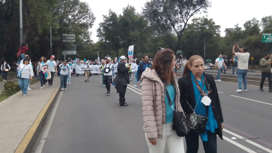 Marchan en Ciudad de México en favor de la mujer, la vida y la paz