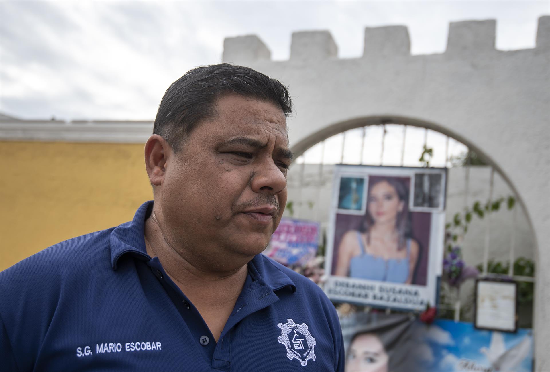 “Son unos cerdos”, acusa padre de Debanhi Escobar a Fiscalía de NL por ineficacia en caso “Son unos cerdos”, acusa padre de Debanhi Escobar a Fiscalía de NL por ineficacia en caso