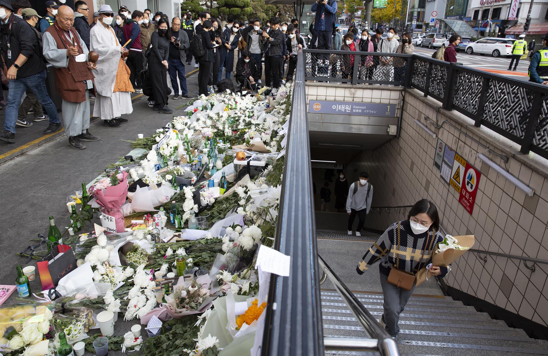 Seúl llora a las más de 150 víctimas de la tragedia de Halloween Seúl llora a las más de 150 víctimas de la tragedia de Halloween