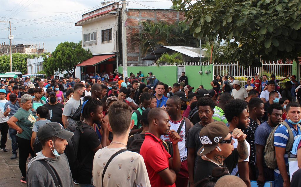 Miles de migrantes cruzan a México desde Guatemala con rumbo a Estados Unidos - migrantes-chiapas-2-1024x635