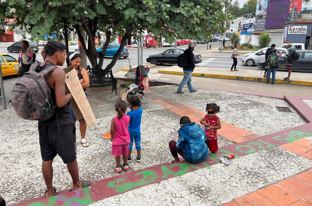 Venezolanos varados deambulan por el sur de México tras restricciones de EEUU - migrantes-venezolanos-oaxaca-1024x677