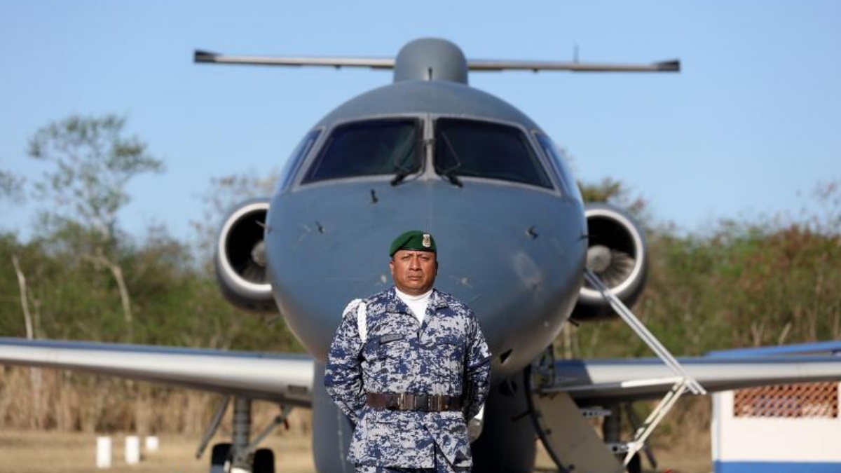 Morena presenta iniciativa para dar concesiones de aerolíneas a Sedena y Semar