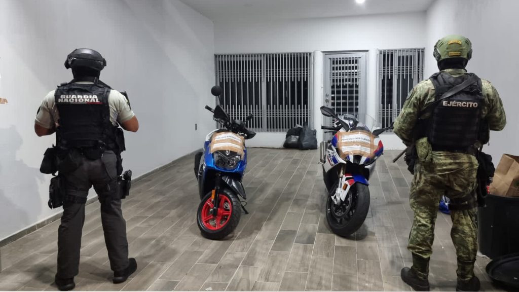 Sedena decomisa arsenal de 89 armas en Jalisco; hay 2 detenidos - motocicletas-aseguradas-por-la-sedena-en-jalisco-1024x576