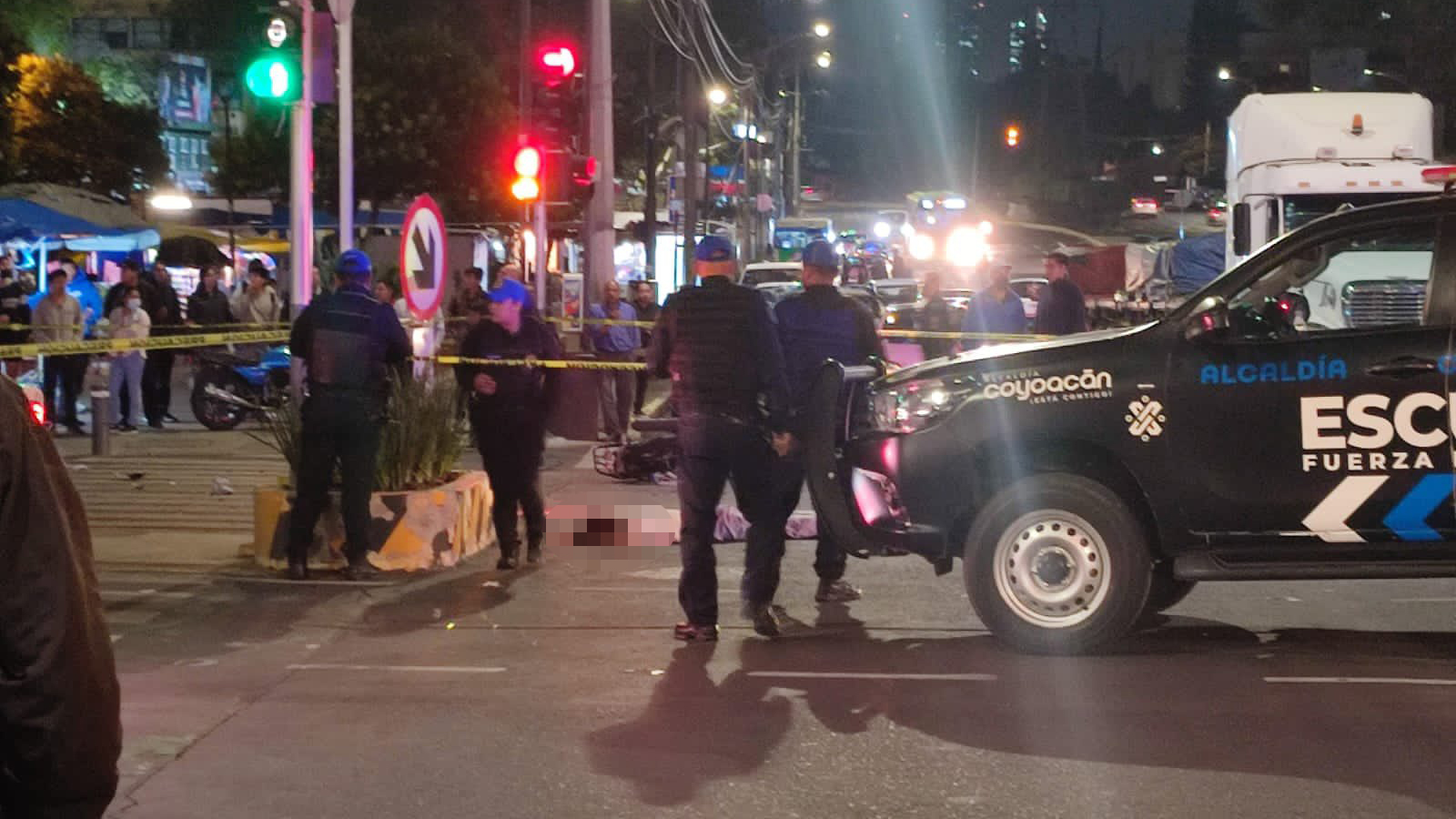 Choque en Coyoacán deja un motociclista muerto y dos mujeres heridas Choque en Coyoacán deja un motociclista muerto y dos mujeres heridas