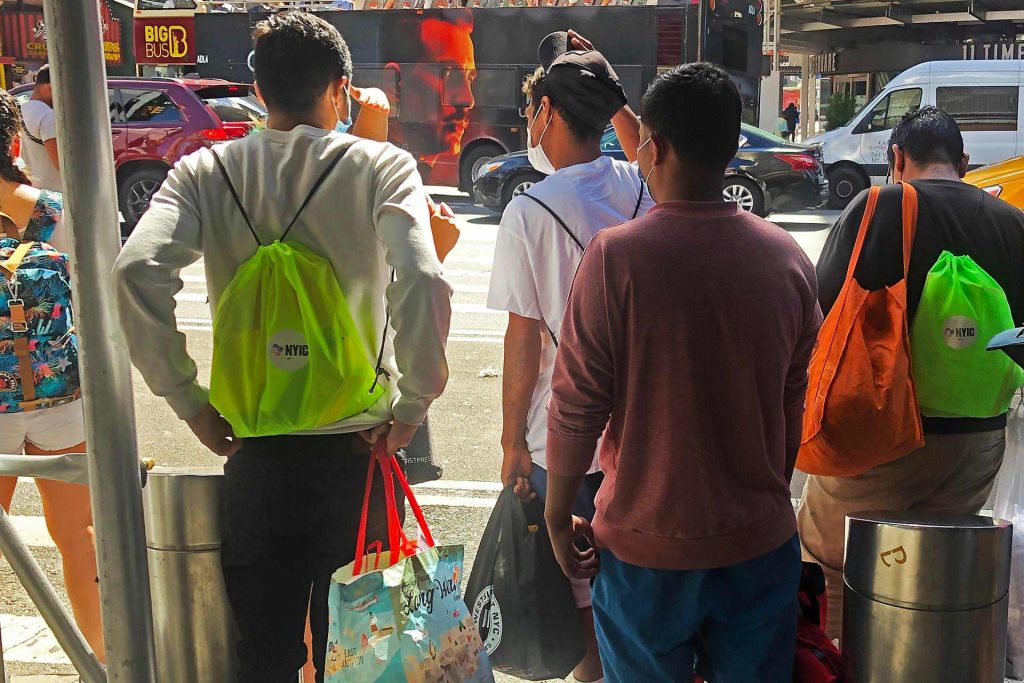 Nueva York espera una llegada masiva de demandantes de asilo y pide ayuda - nueva-york-migrantes-1024x683