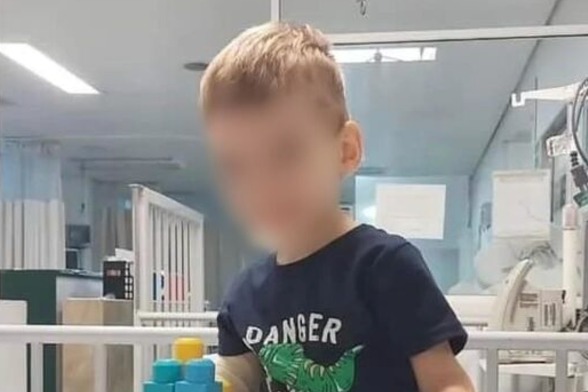 Viaje de México a España de un niño con tumor cerebral se retrasa Viaje de México a España de un niño con tumor cerebral se retrasa