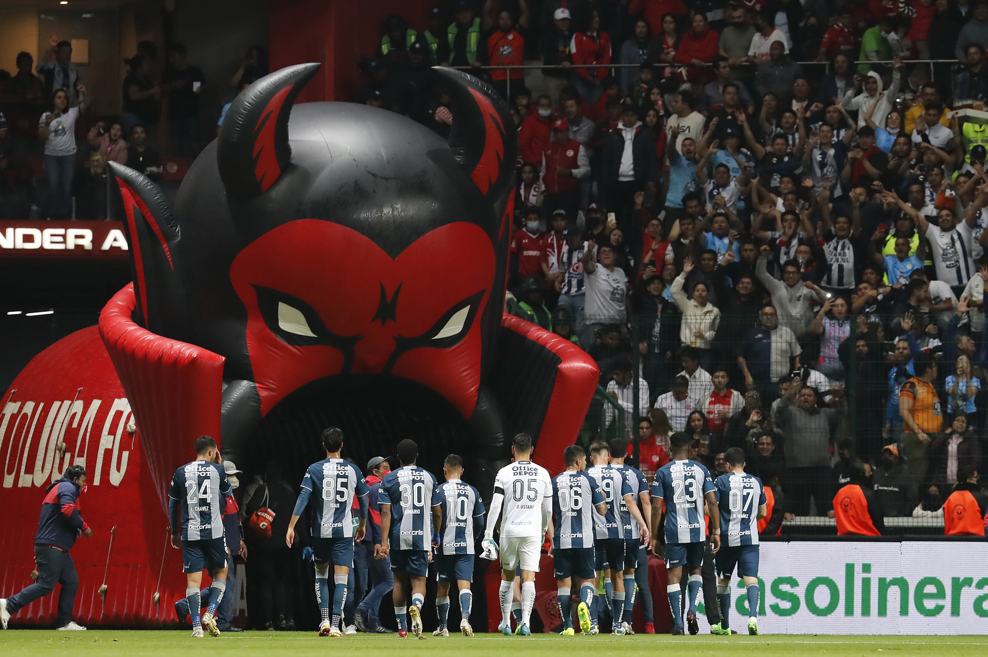 Pachuca golea a Toluca en el Infierno