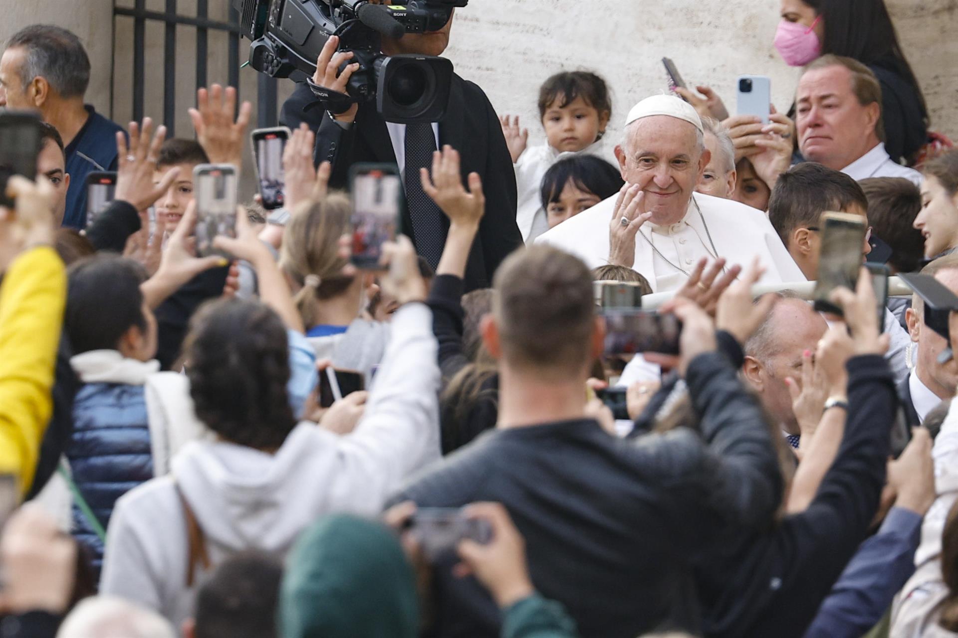 Papa Francisco pide paz duradera en Ucrania, tras apertura rusa a mediación vaticana Papa Francisco pide paz duradera en Ucrania, tras apertura rusa a mediación vaticana