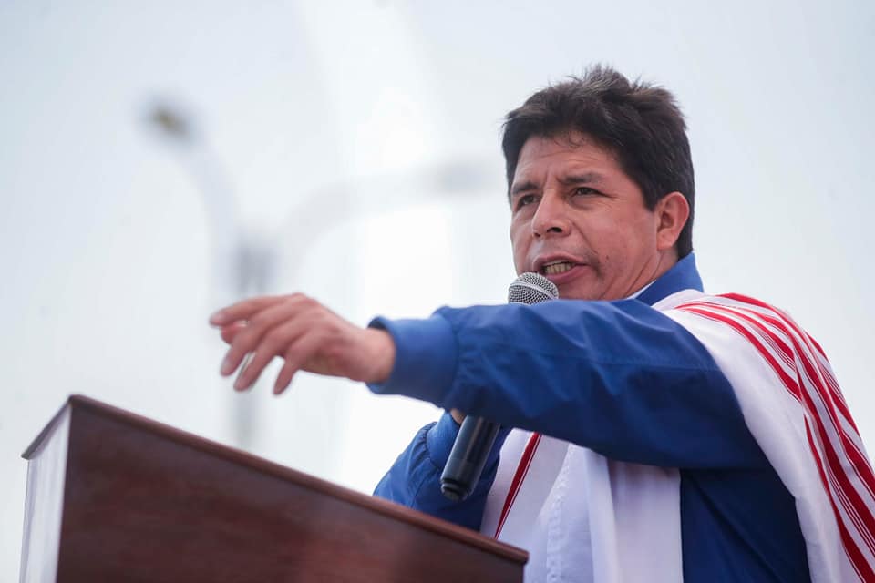 Congreso de Perú elaborará informe final de denuncia contra Castillo antes fin de año