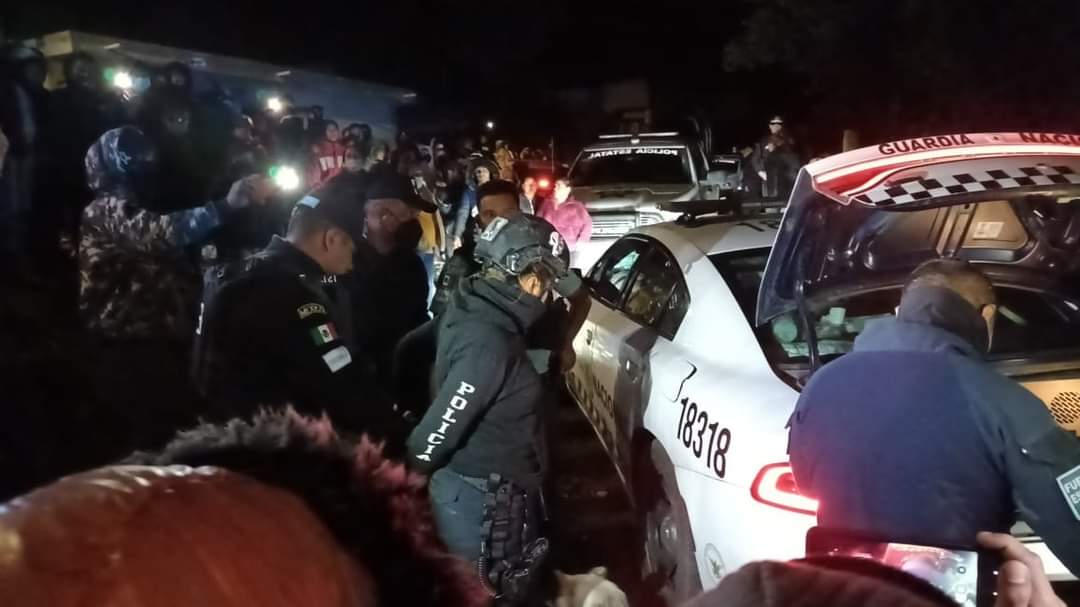 Detienen a policías de Puebla y Veracruz por robo de mercancía de tráiler