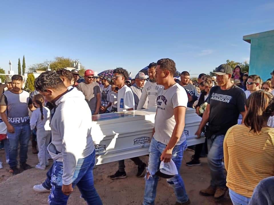 Dan último adiós a estudiantes asesinados en Zacatecas - sepelio-de-estudiantes-asesinados-en-zacatecas
