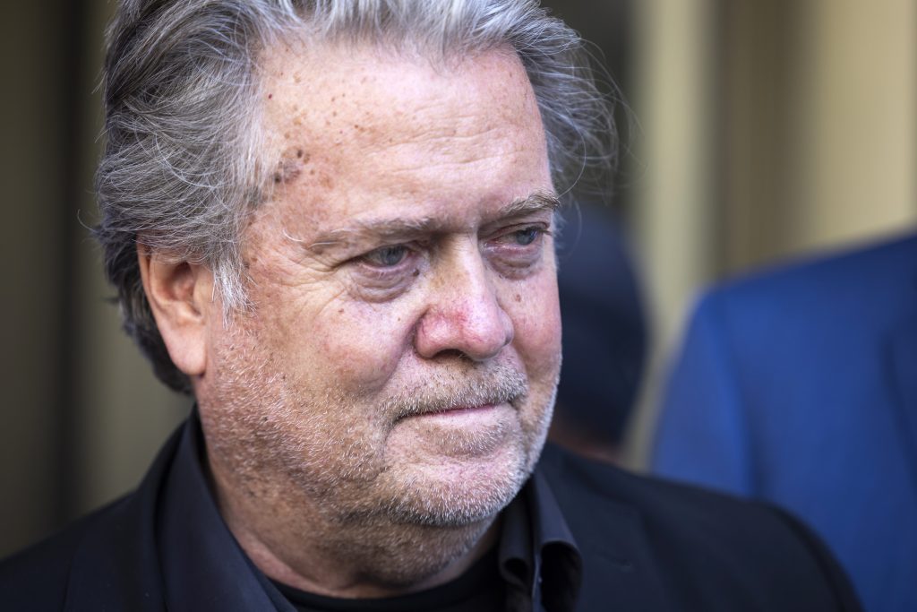 Trump y sus aliados, cada vez más acorralados por el asalto al Capitolio - steve-bannon-1024x683