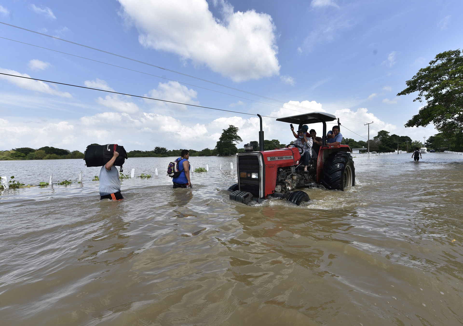 Tormenta Karl provocará lluvias en Chiapas, Tabasco, Veracruz y Oaxaca Tormenta Karl provocará lluvias en Chiapas, Tabasco, Veracruz y Oaxaca