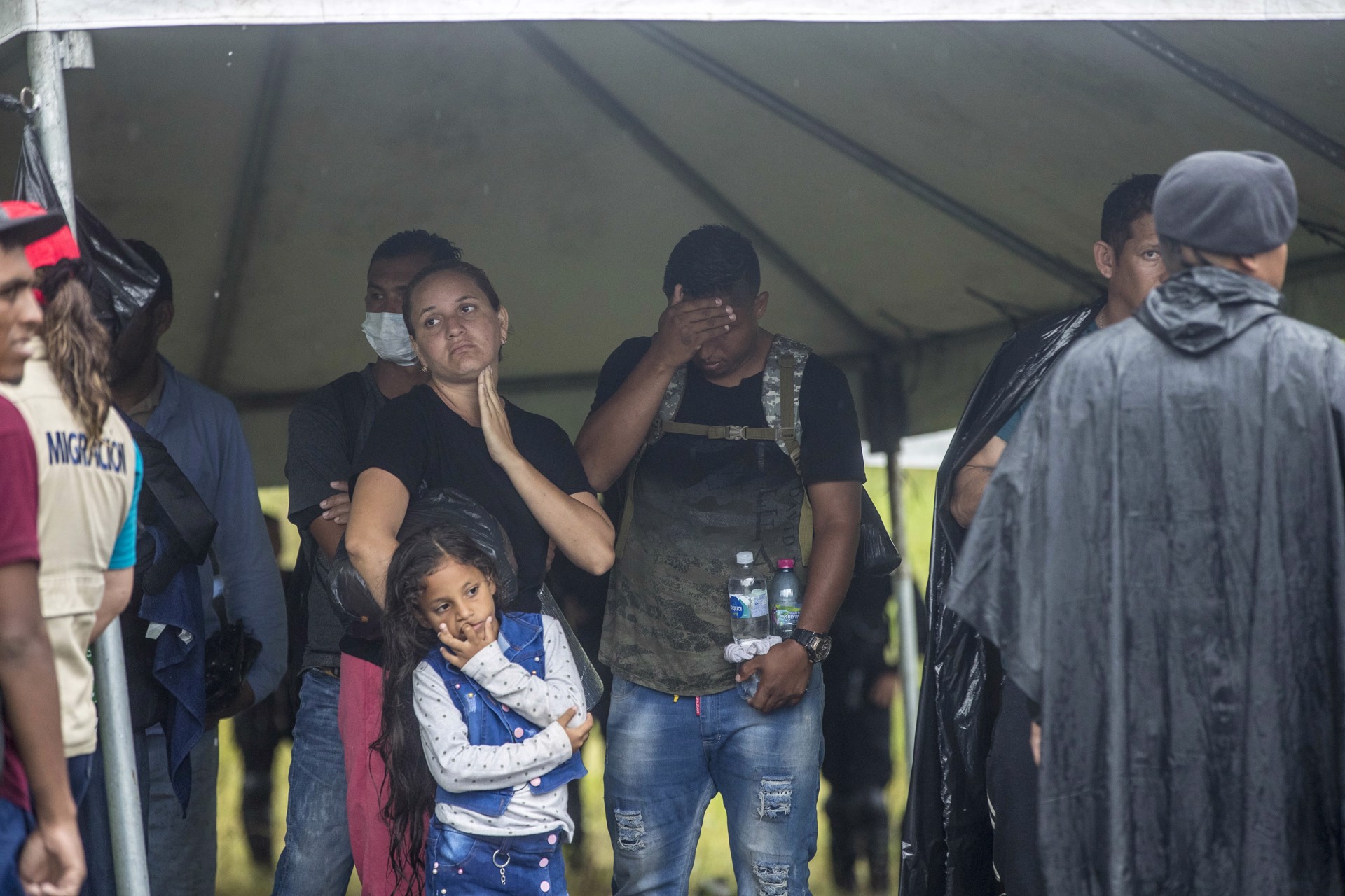 Venezolanos dejan México por su frontera sur tras restricciones de EE.UU.
