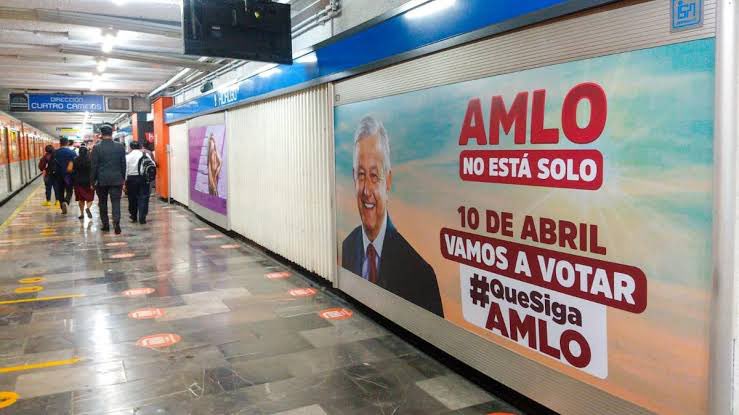 Metro retirará carteles que promueven marcha de apoyo a AMLO