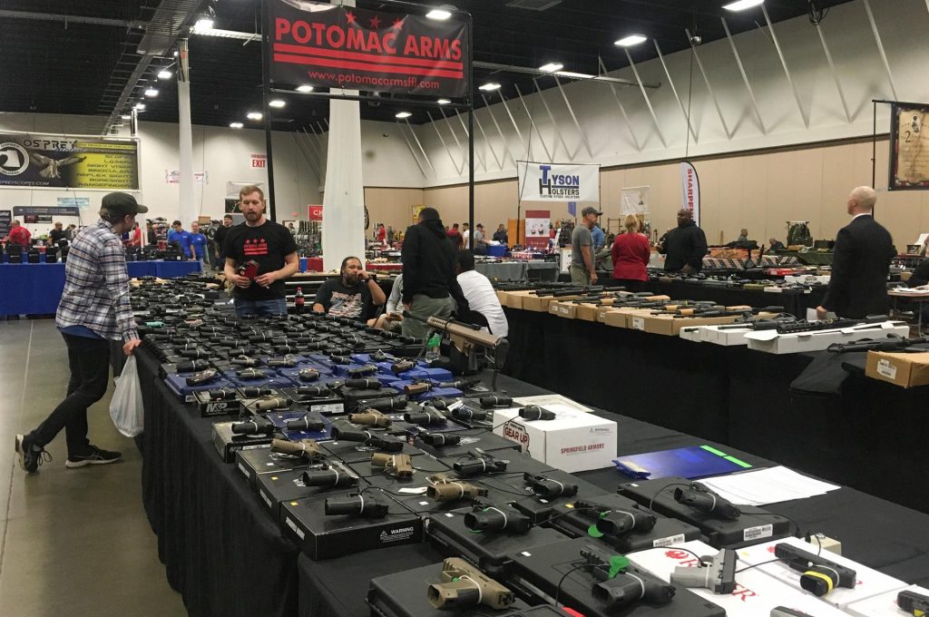 Las armas, el problema omnipresente de EE.UU. que aparece poco en campaña - armas-eeuu-4-1024x680