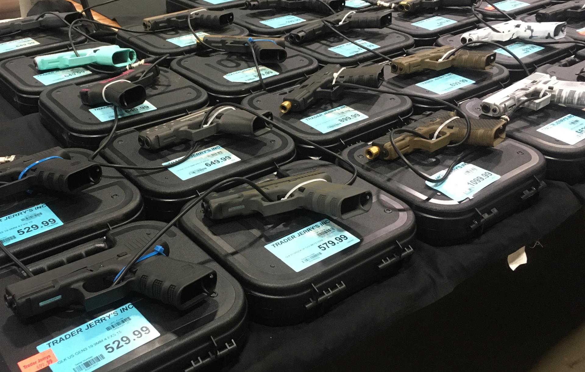 Las armas, el problema omnipresente de EE.UU. que aparece poco en campaña Las armas, el problema omnipresente de EE.UU. que aparece poco en campaña