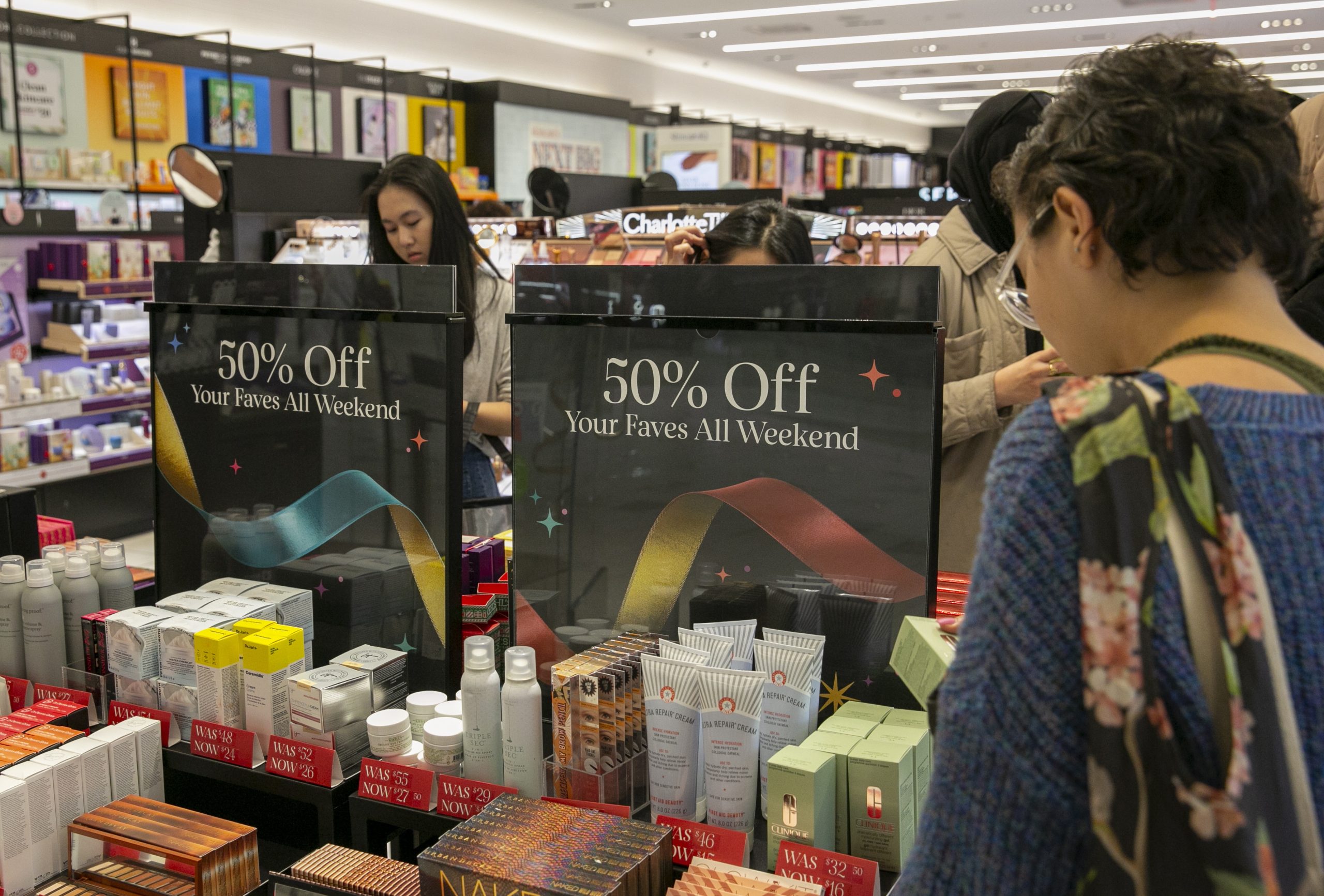 Estados Unidos sale a gastar en el Black Friday con la economía en mente