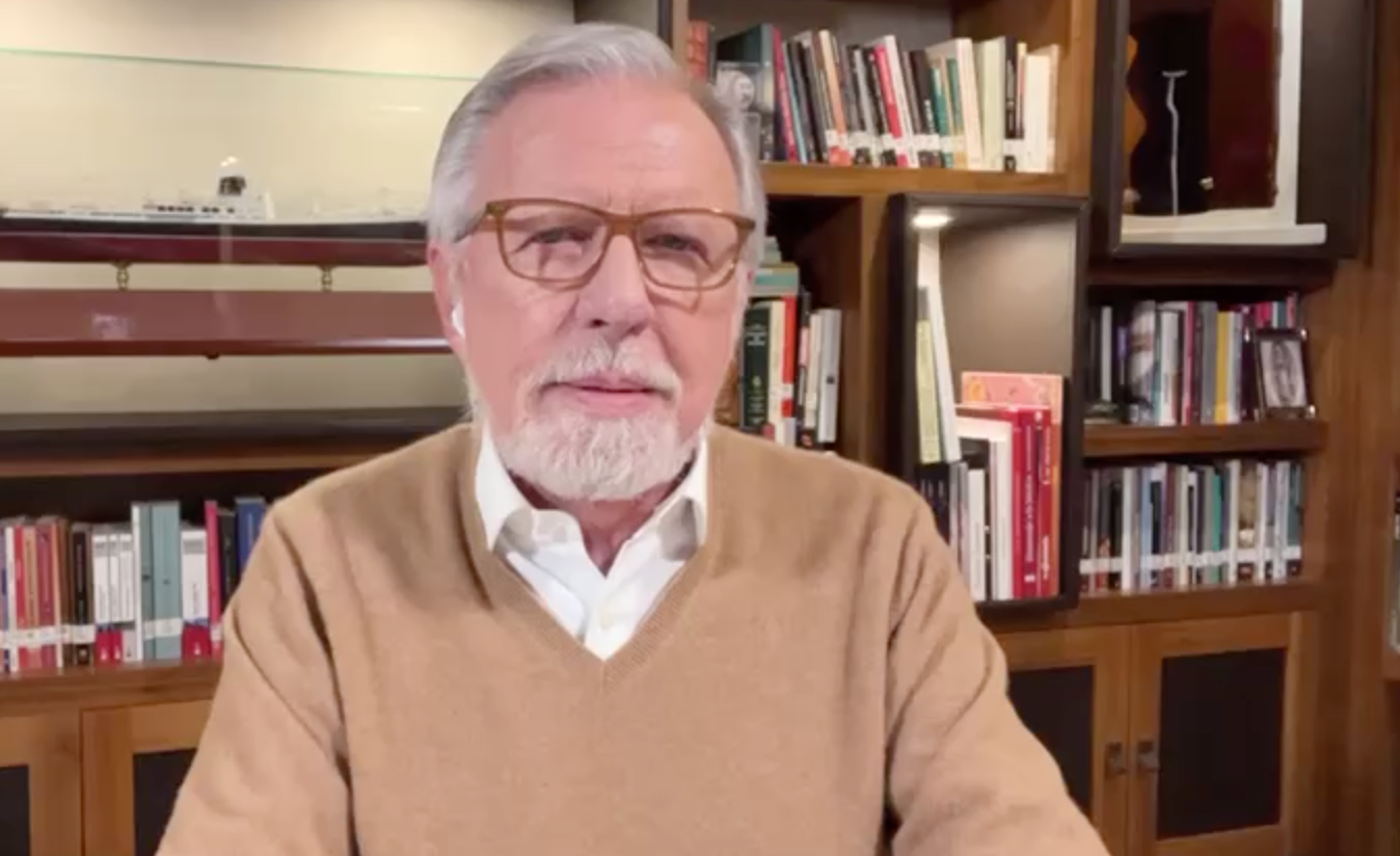 Lo abandonaron sus amigos presidentes