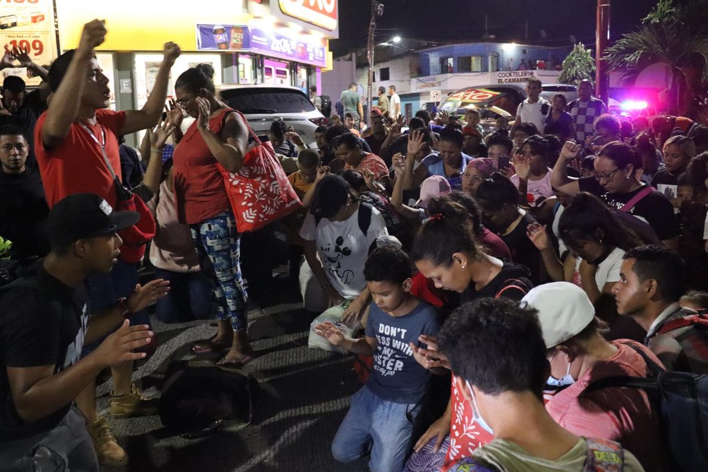 Caravana de venezolanos parte de Chiapas pese a nuevas medidas de EE.UU. - caravana-migrantes-venezolanos-2-1024x683