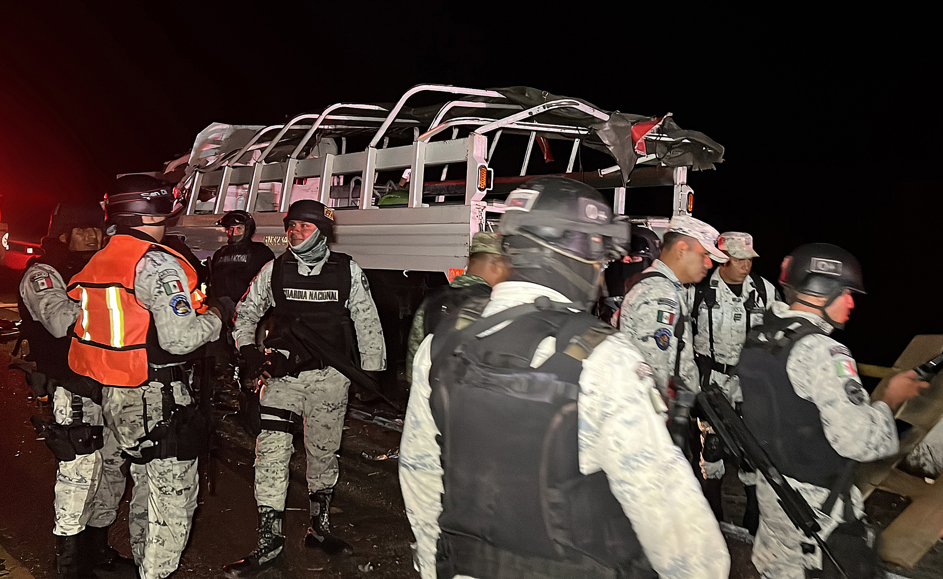 Choque entre camión de la Guardia Nacional y automóvil en Chiapas deja dos muertos