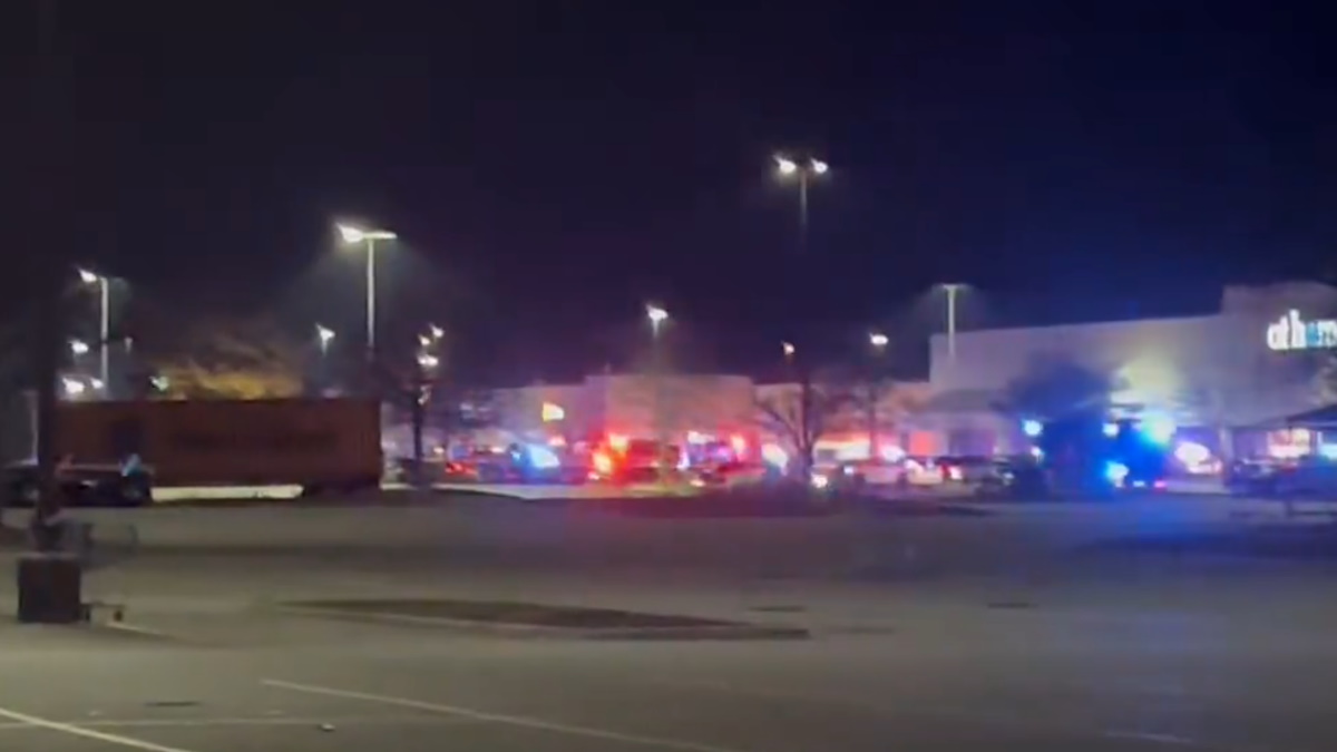 Confirman varios muertos tras tiroteo en Walmart de Chesapeake, Virginia Confirman varios muertos tras tiroteo en Walmart de Chesapeake, Virginia