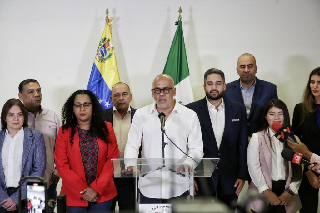 Delegación del gobierno de Venezuela llega a México para retomar diálogo con la oposición - delegacion-del-gobierno-de-venezuela-llega-a-mexico-para-retomar-dialogo-con-la-oposicion-1024x683