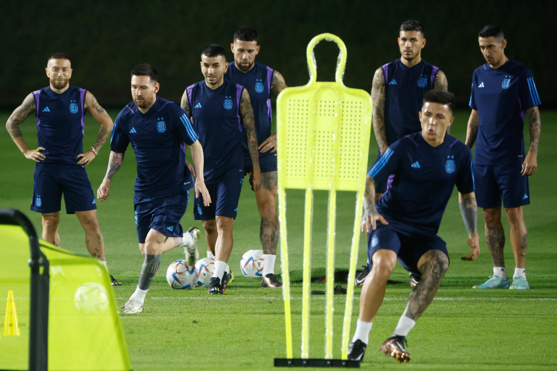 Argentina realiza último entrenamiento previo a partido contra México