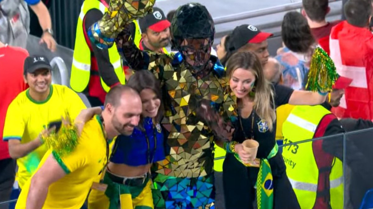 Hijo de Bolsonaro dice que está en Qatar para explicar situación de Brasil Hijo de Bolsonaro dice que está en Qatar para explicar situación de Brasil