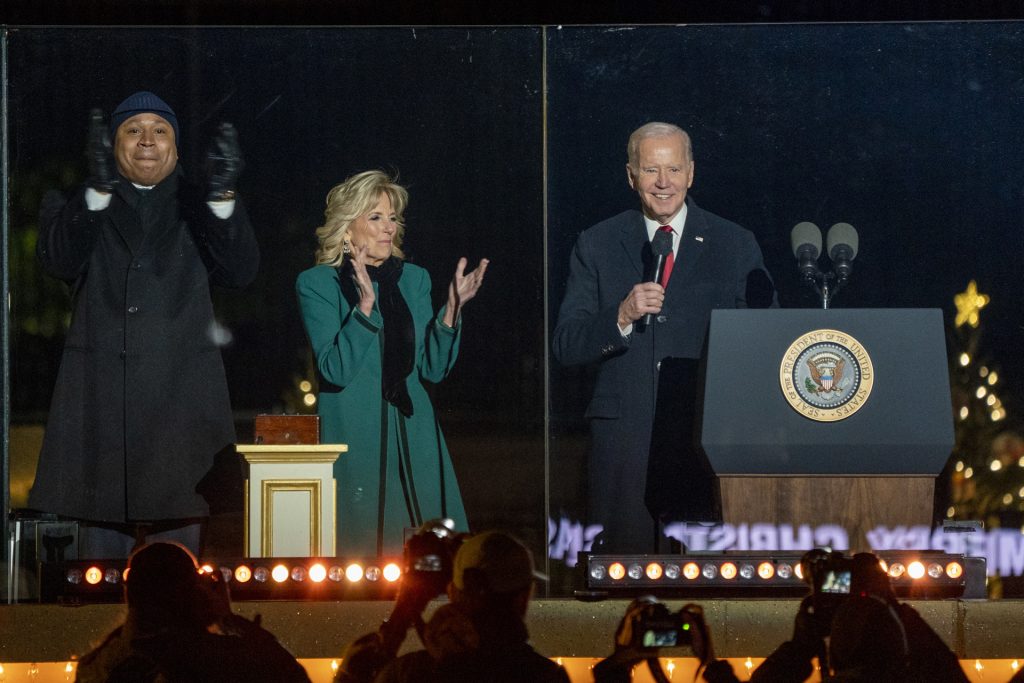 Joe Biden enciende el árbol de Navidad en la Casa Blanca - joe-biden-23-1024x683