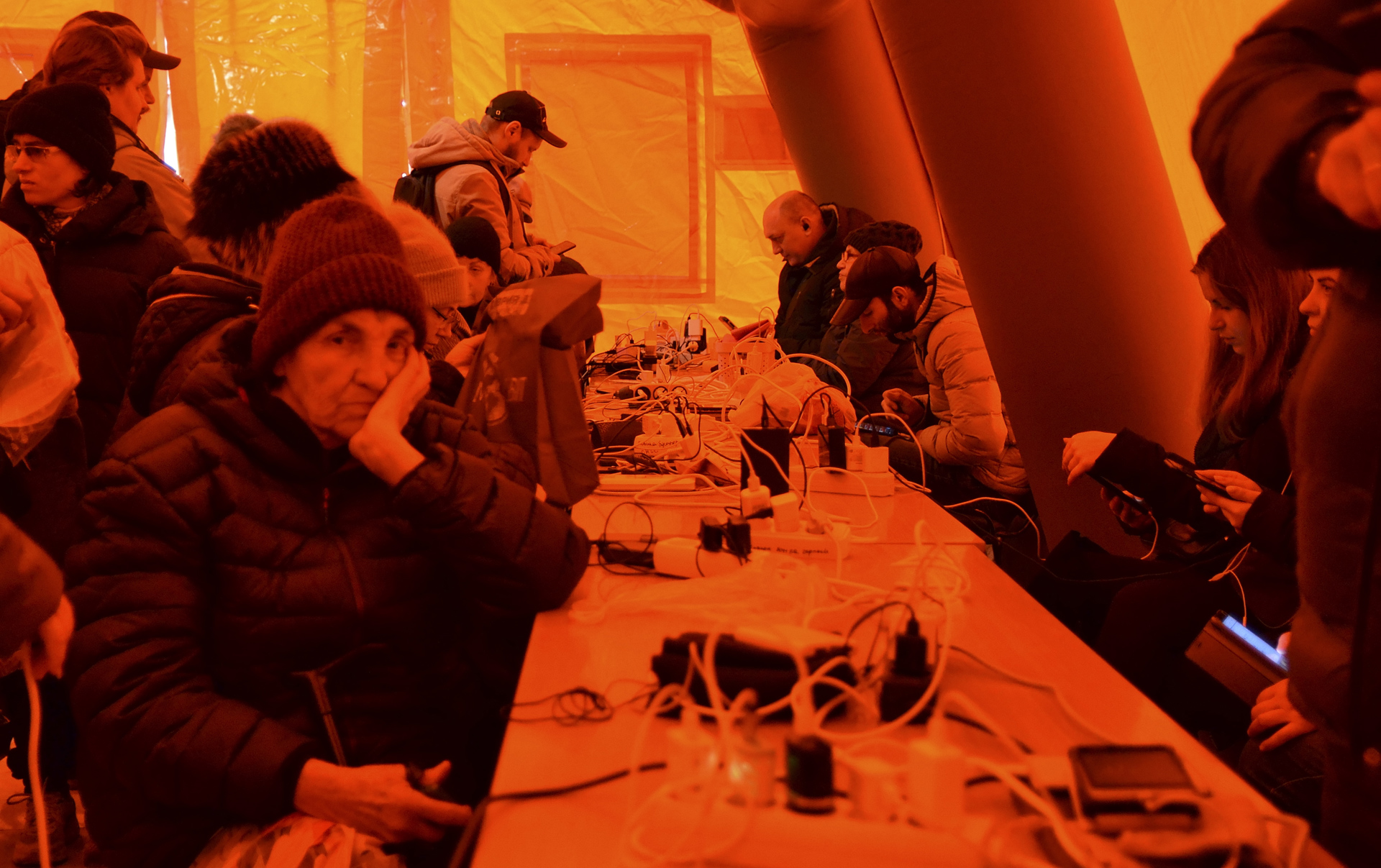 La guerra cumple nueve meses con Ucrania a oscuras La guerra cumple nueve meses con Ucrania a oscuras