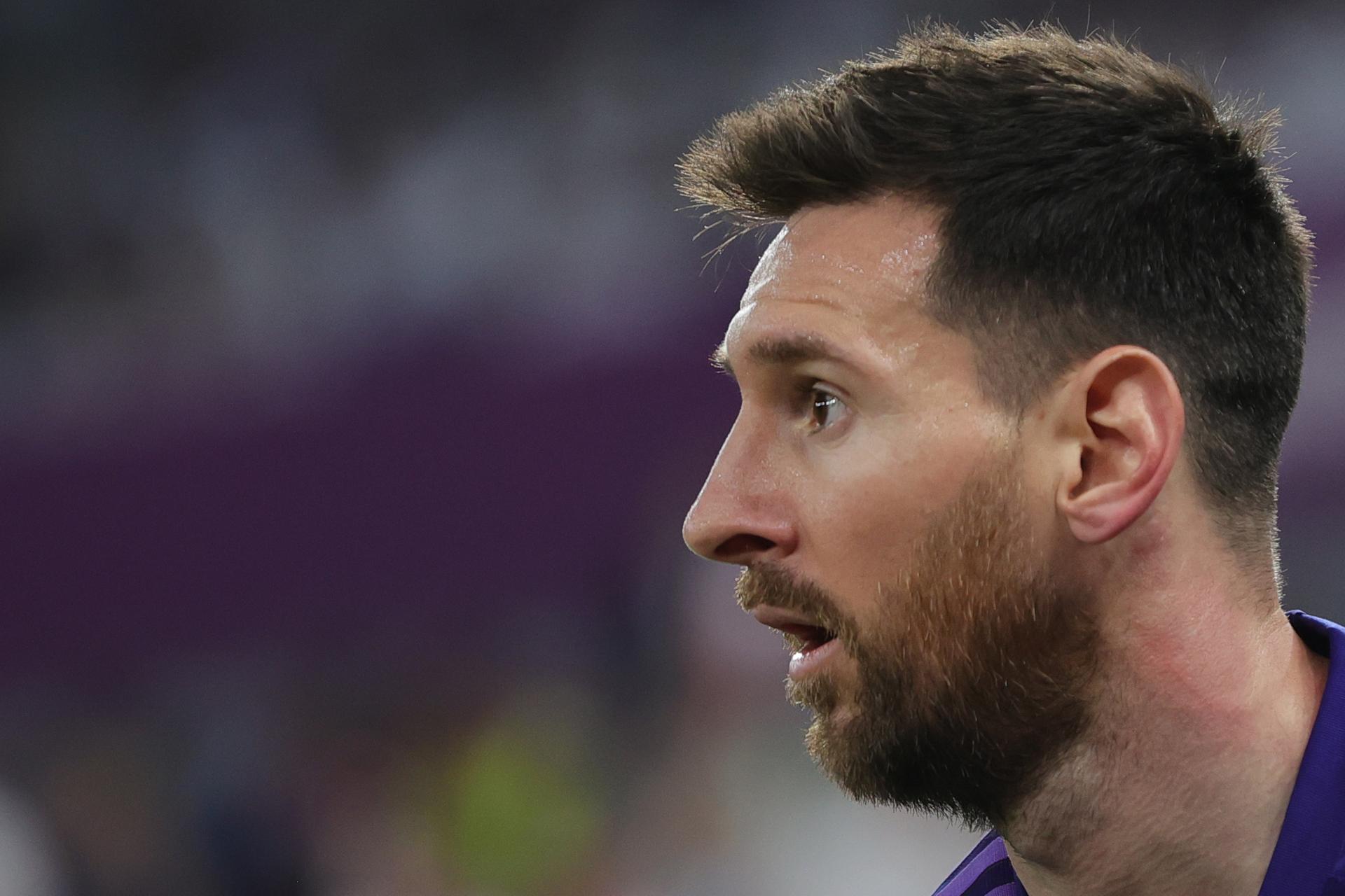 Messi falla penalti contra Polonia y partido se van en cero al descanso