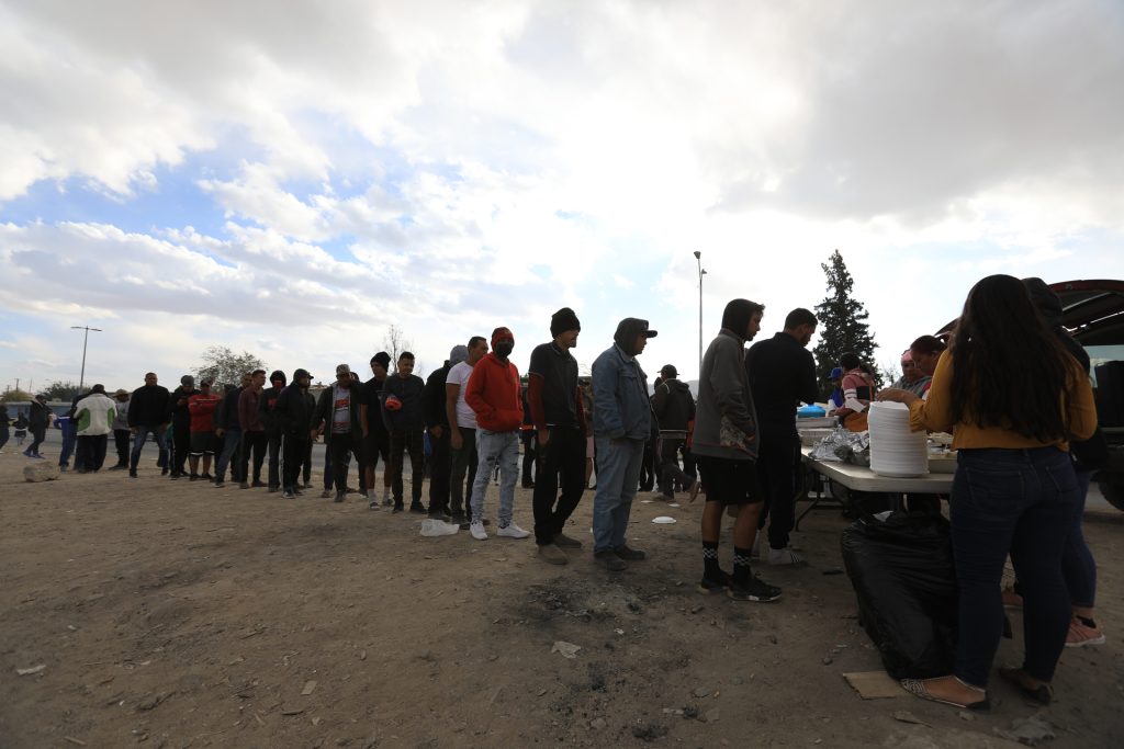 Migrantes se apoyan por el Día de Acción de Gracias en Ciudad Juárez - migrantes-dia-de-accion-de-gracias-norte-mexico-2-1024x683