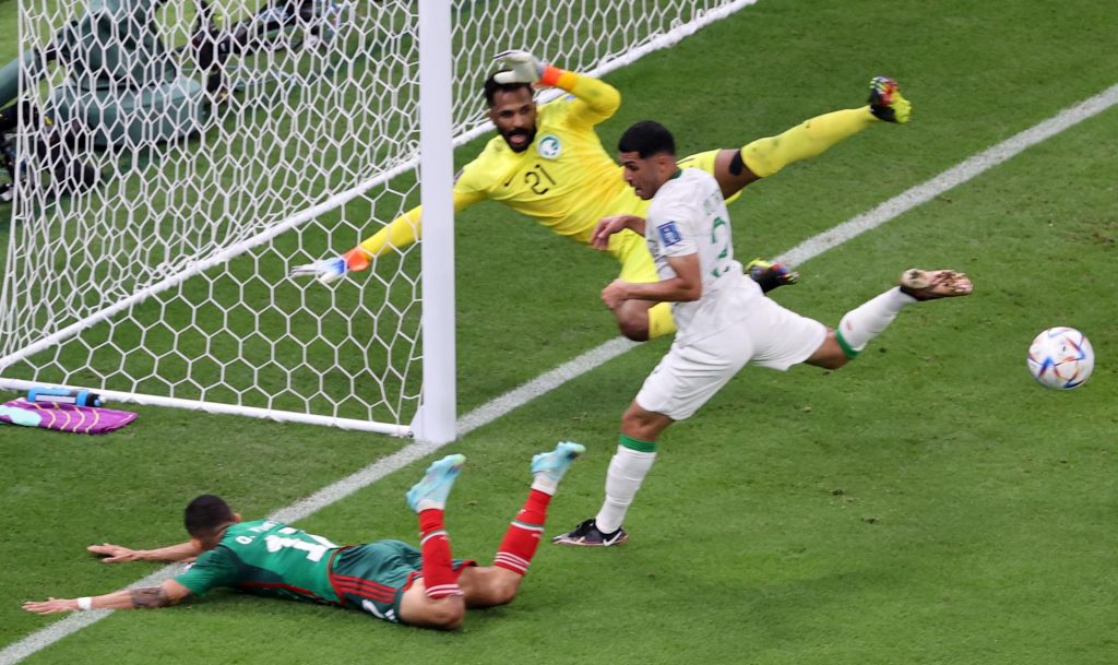 México acarició el milagro, pero fracasa en Qatar 2022 - orbelin-pineda-mexico-qatar-2022-1024x609