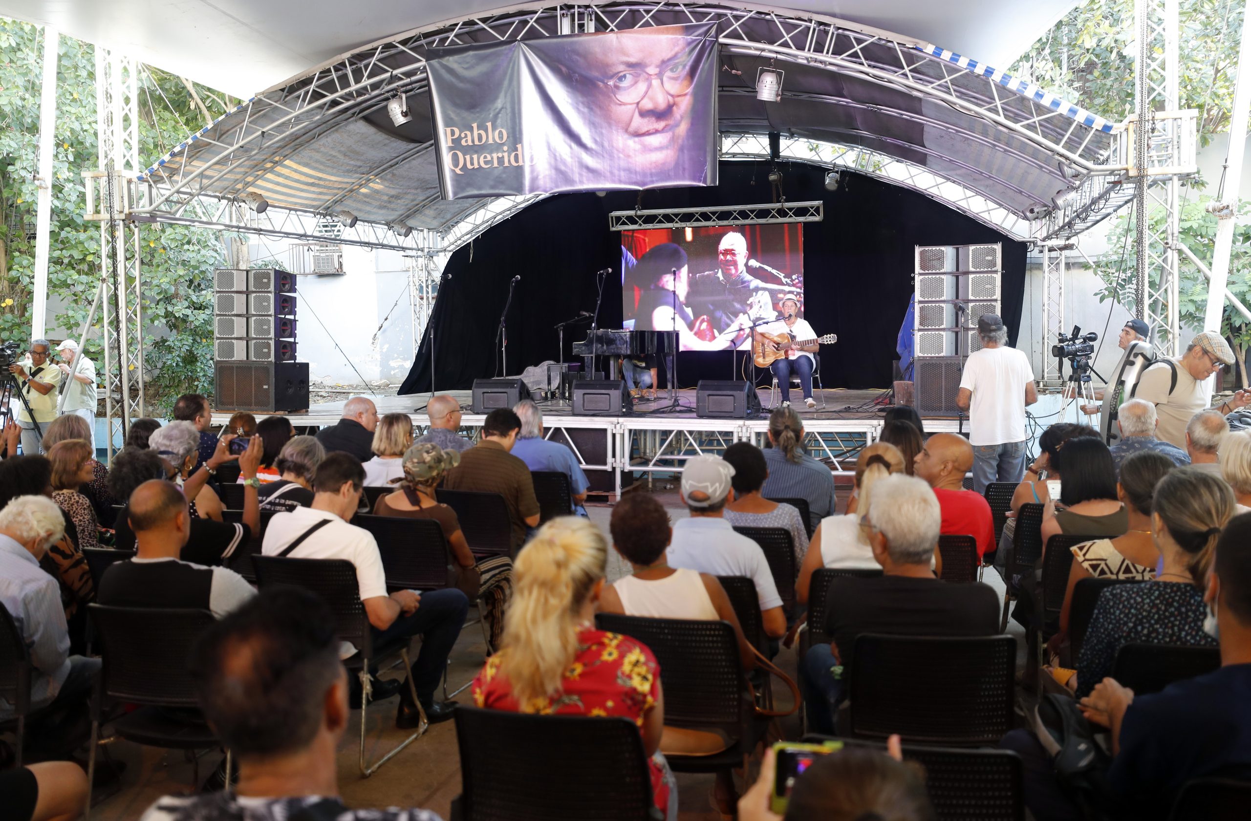 Cuba despide entre lágrimas y música a Pablo Milanés, su último gran ídolo Cuba despide entre lágrimas y música a Pablo Milanés, su último gran ídolo