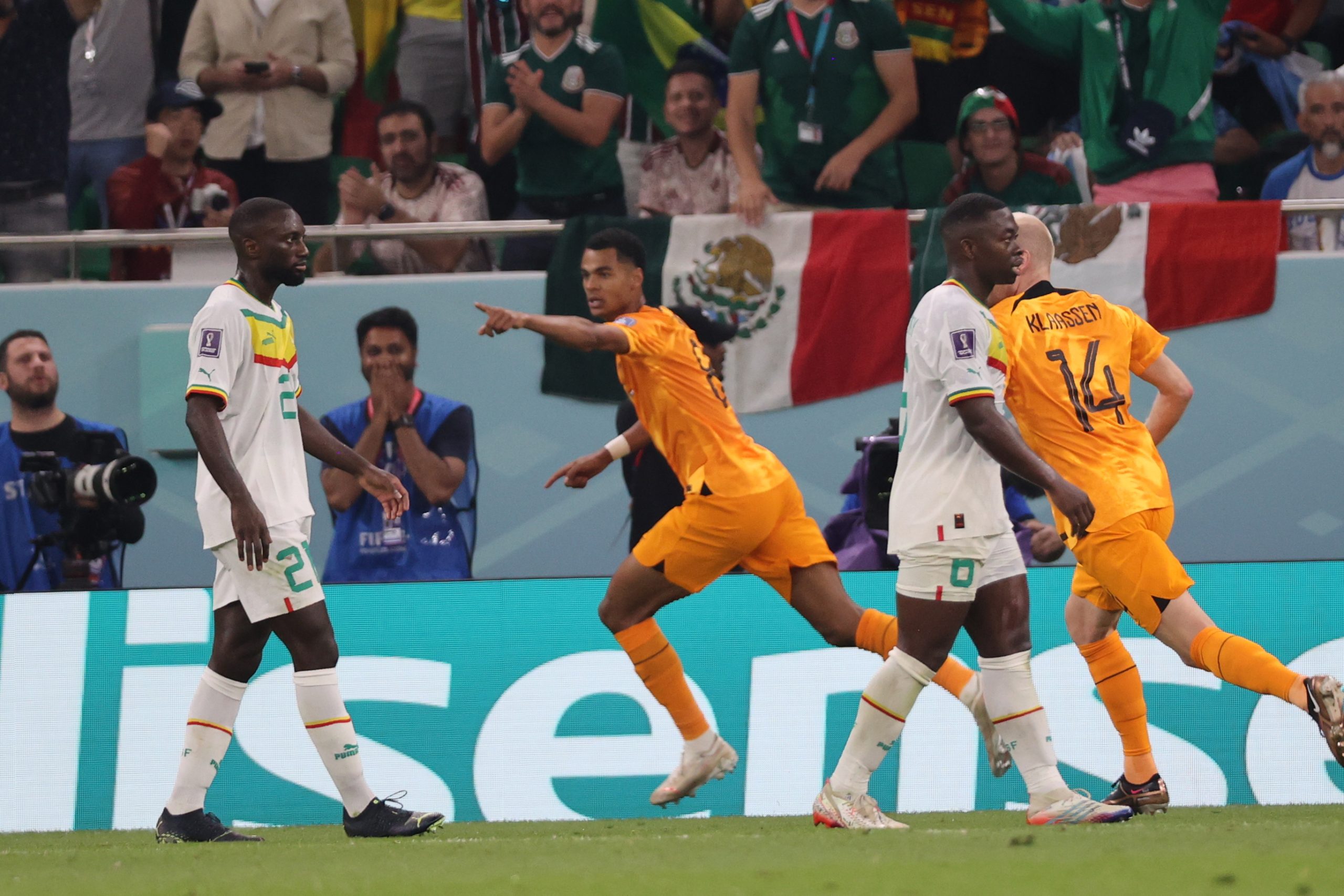 De Jong ‘inventa’ una victoria y Países Bajos vence 2-0 a Senegal