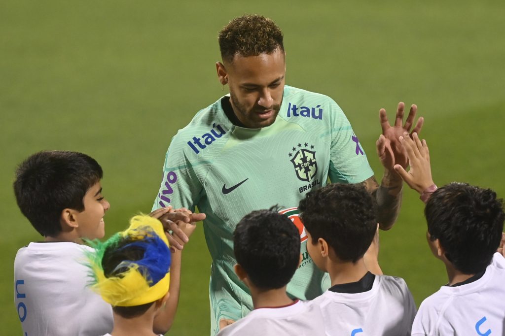 Romario alienta a Neymar de cara al debut de Brasil en Qatar - romario-alienta-a-neymar-de-cara-al-debut-de-brasil-en-qatar-1024x682