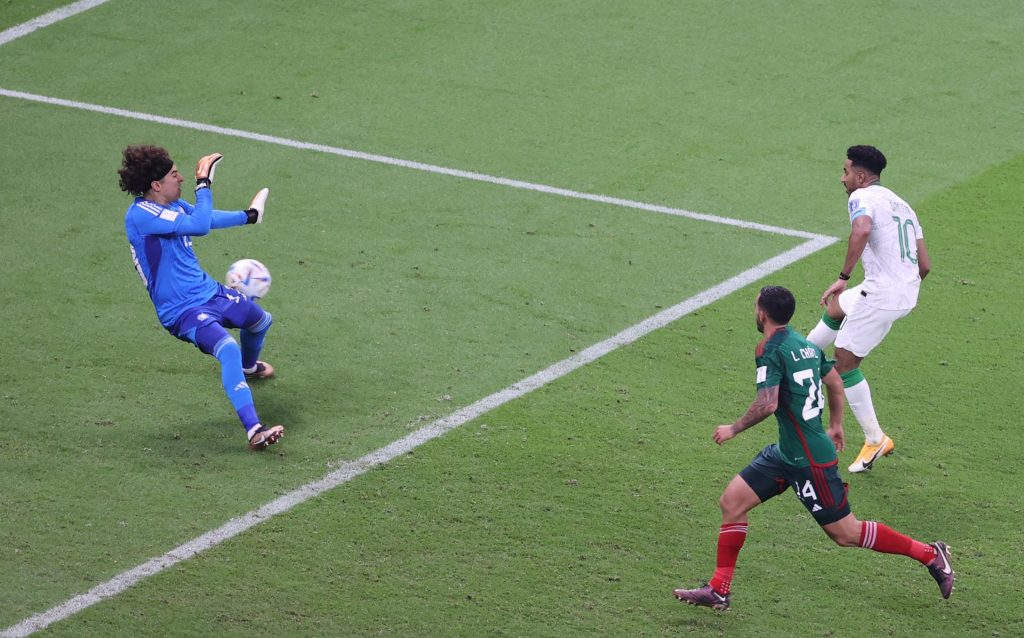 México acarició el milagro, pero fracasa en Qatar 2022 - salem-aldawsari-arabia-saudita-qatar-2022-1024x638