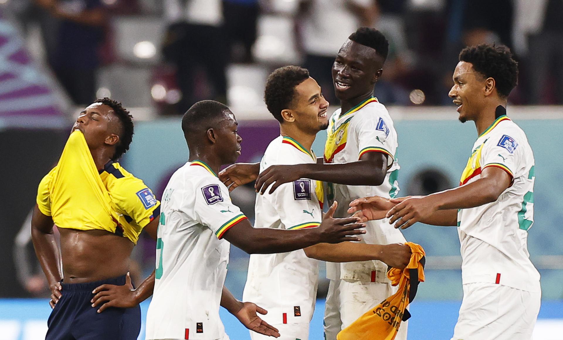 Senegal gana 2-1 a Ecuador y lo elimina de Qatar 2022